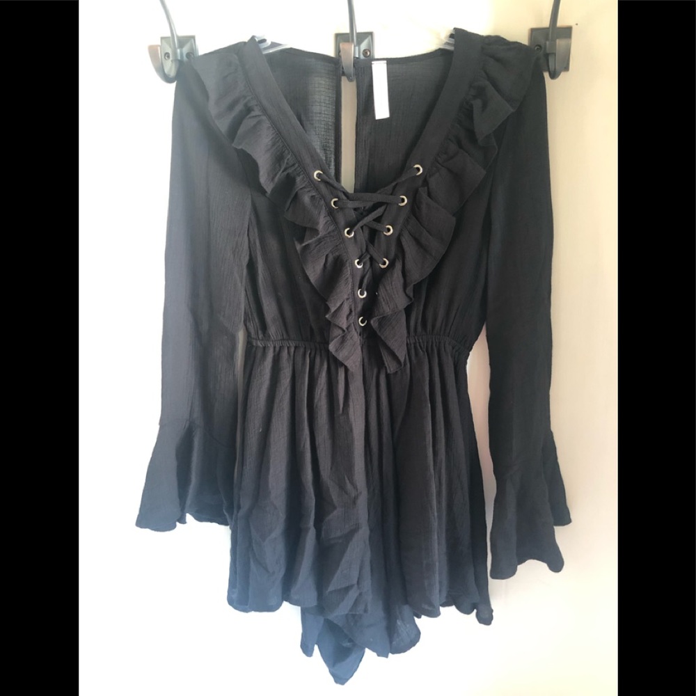 Boutique black romper SMALL ▪️ Flattering fit